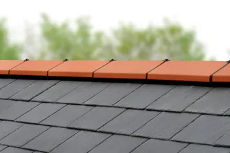 Uni Angle Ridge - Red on natural slate
